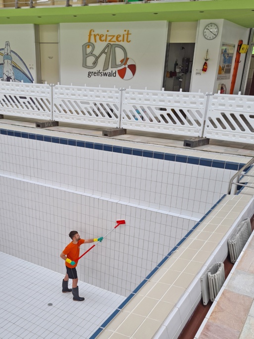 Grundreinigung im Freizeitbad Greifswald