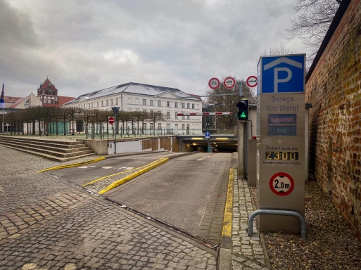 Eingang der Tiefgarage Am Markt
