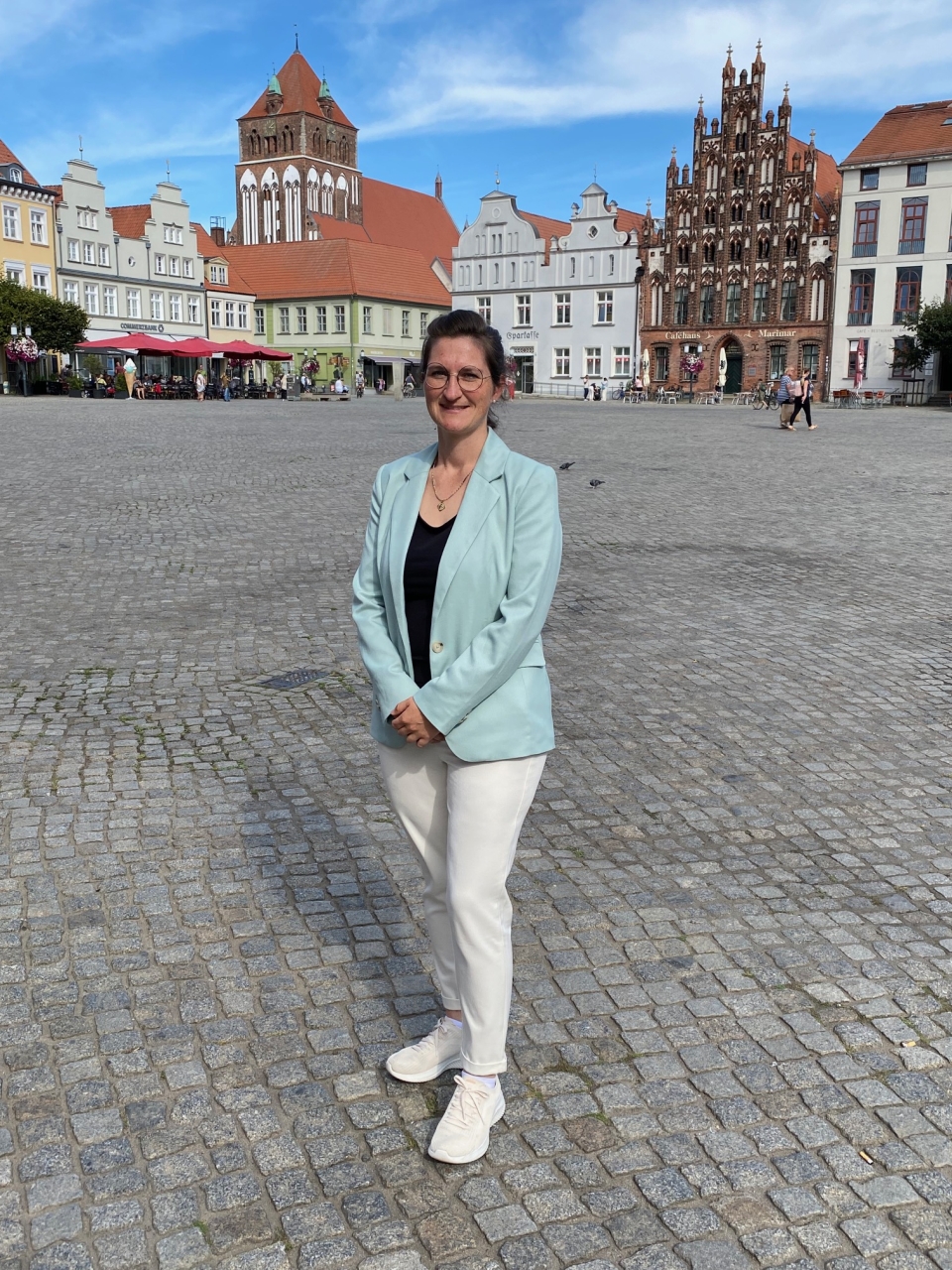 /export/sites/hgw/de/.galleries/Pressestelle-Pressemitteilungen/Pressemitteilungen-2024/Ulrike-Knoll-Leiterin-des-Greifswalder-Immobilienverwaltungsamtes-Foto-Pressestelle.jpg