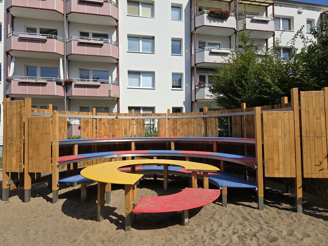 /export/sites/hgw/de/.galleries/Pressestelle-Pressemitteilungen/Pressemitteilungen-2024/neues-Freiluftklassenzimmer-Karl-Krull-Grundschule-Foto-Tiefbau-und-Gruenflaechenamt-web.jpg