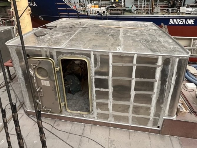 250926 SSS Greif - Neue Türen Deckshäuser (c) F.Fichte © Friedrich Fichte Neue Türen an den Deckshäusern