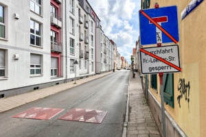 Sackgassenschild in der Friedrich-Loeffler-Straße