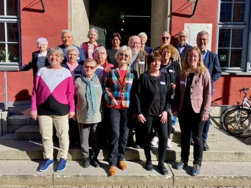 Die Mitglieder des Greifswalder Seniorenbeirats mit Dr. Stefan Fassbinder und Claudia Kowalzyck