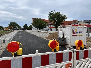 Erster Baubschnitt in der Straße An den Wurthen kurz vor Abschluss (2), Foto André Gschweng © André Gschweng Blick auf den fast fertiggestellten Straßenabschnitt einschließlich Parkplätzen und Gehweg