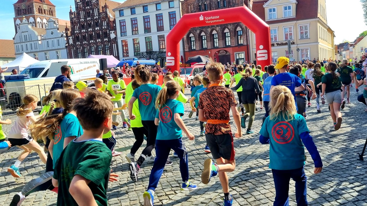 /export/sites/hgw/de/.galleries/Pressestelle-Pressemitteilungen/Pressemitteilungen-2025/Greifswalder-Citylauf-2022-c-Pressestelle-6.jpg