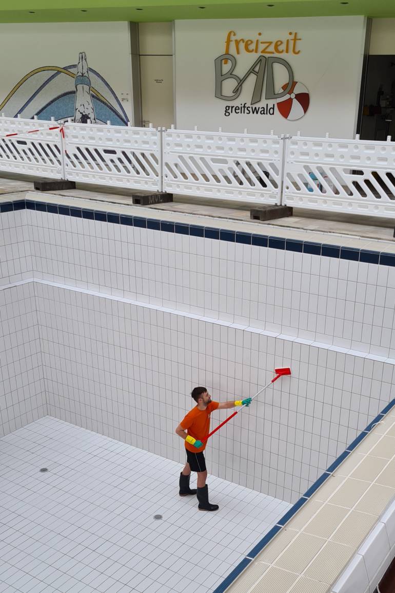 Grundreinigung im Freizeitbad Greifswald
