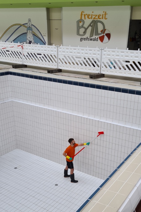 Grundreinigung im Freizeitbad Greifswald