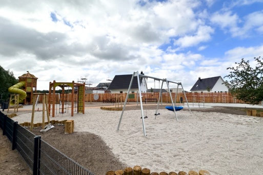Blick auf den Spielplatz Hummelweg am Elisenpark