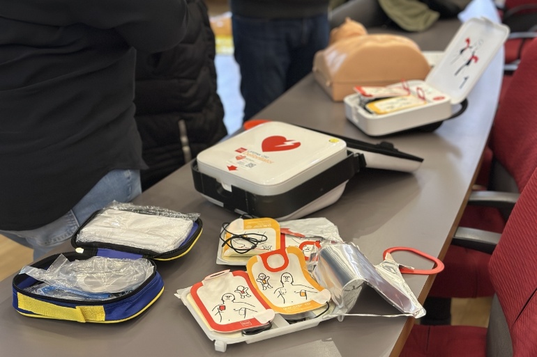 Defibrillator als Vorführgerät bei einer Schulung