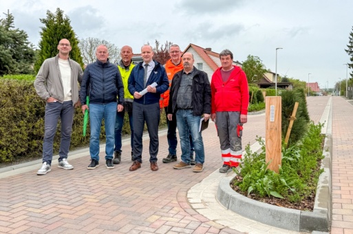 Frank Müller (Geschäftsführer Tief- und Verkehrsbau Stralsund), Dieter Schick (UHGW), Lutz Hannemann (Stadtwerke Greifswald), Achim Lerm (Bausenator UHGW), Christoph Möller-Titel (UHGW), Dirk Schöbel (Ingenieurbüro Schöbel), Herr Eckroth (Polier TVS Stralsund)