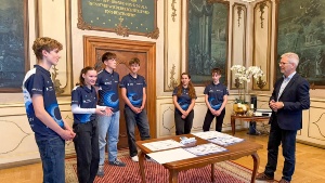 Verabschiedung des STEM Racing-Teams nach Singapure © Pressestelle Greifswalder STEM Racing-Team "Baltic Evolution" im Gespräch mit OB Dr. Stefan Fassbinder