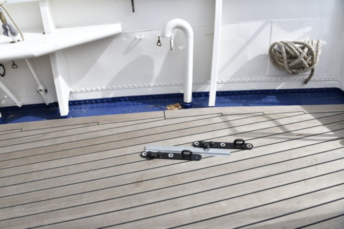 Deckbeschläge auf der Greif © Seesportzentrum Greifswald Deckbeschläge werden montiert
