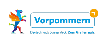 Vollfarbiges Logo des Regionalmarketing und -entwicklung Vorpommern e. V. mit buntem Greifen und dem Slogan "Deutschlands Sonnendeck. Zum Greifen nah."