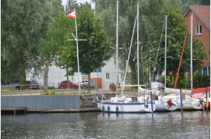 Sanierungsarbeiten im Hafen Wieck - Pier vor dem majuwi