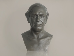 Sergei Musat_Entwurf 1 Büste im Auftrag von 3A Kunstguss Lauchhammer - © 3A Kunstguss Lauchhammer Sergei Musat_Entwurf 1 Büste im Auftrag von 3A Kunstguss Lauchhammer