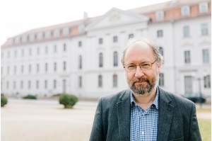 Reihe Universität im Rathaus, Pro. Millar - © Till Junker Reihe Universität im Rathaus, Pro. Millar