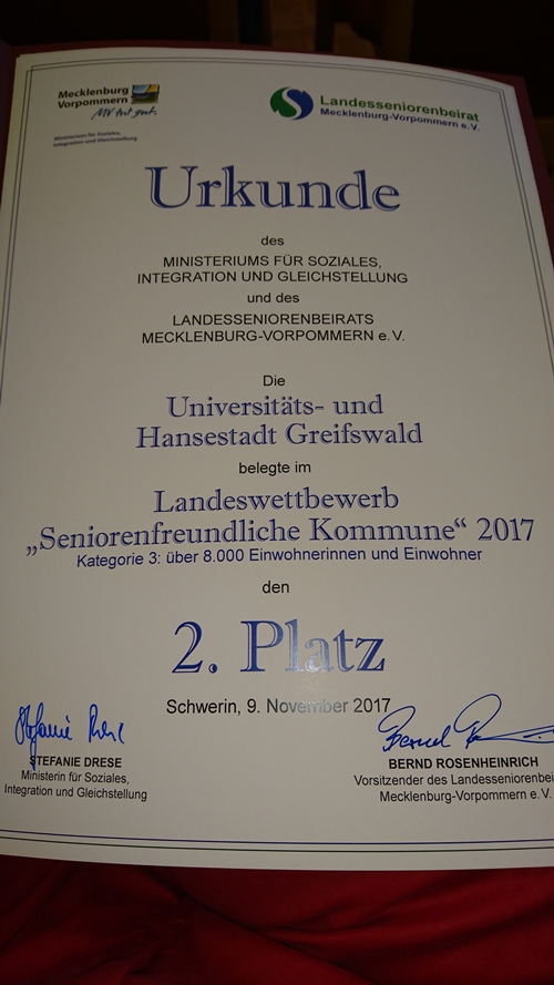 /export/sites/hgw/de/.galleries/Pressestelle-Pressemitteilungen/seniorenfreundliche-Kommune-Urkunde-fuer-Greifswald.jpg