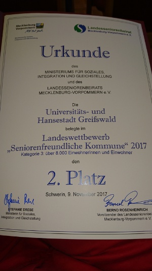 seniorenfreundliche Kommune Urkunde für Greifswald