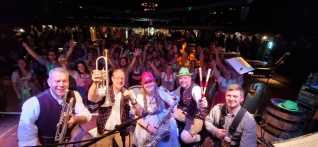 Pommerian Brass Band bei einem Auftritt