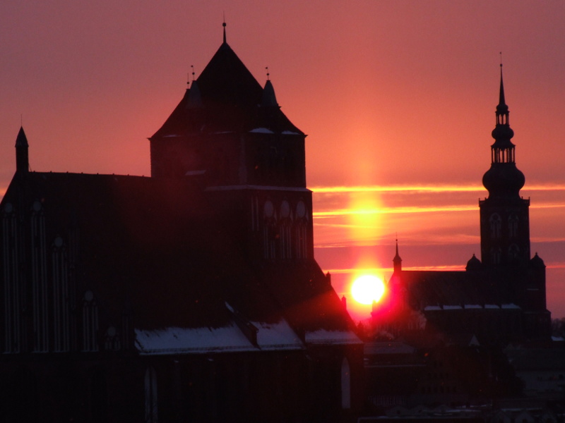 Sonnenuntergang zwischen St. Marien und St. Nikolai Sonnenuntergang zwischen St. Marien und St. Nikolai