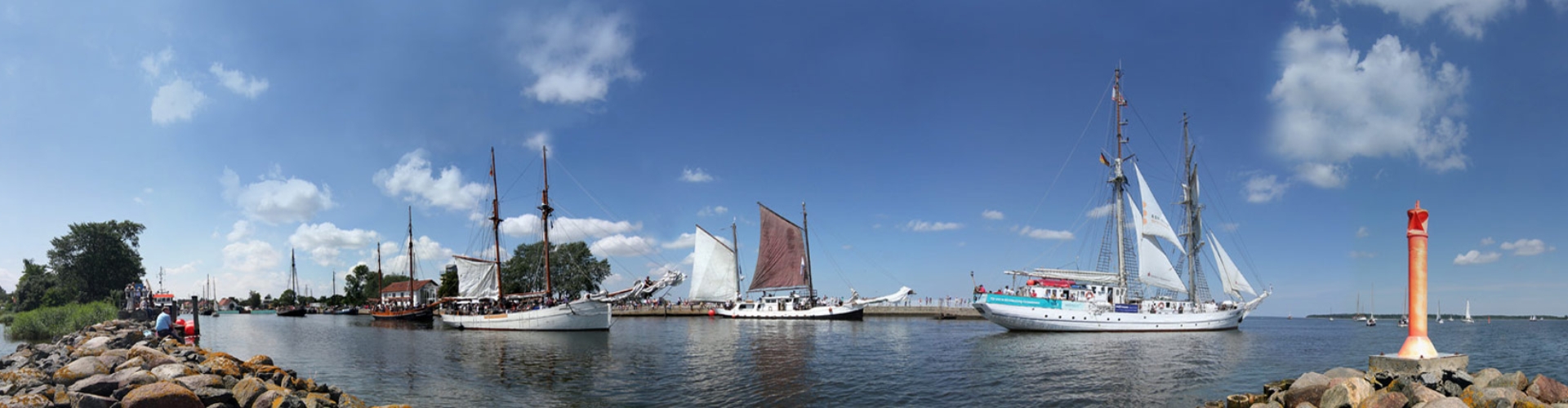 Ausfahrt der Traditionsschiffe beim Fischerfest Gaffelrigg