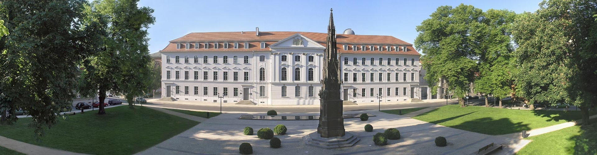 Universitätshauptgebäude am Rubenowdenkmal