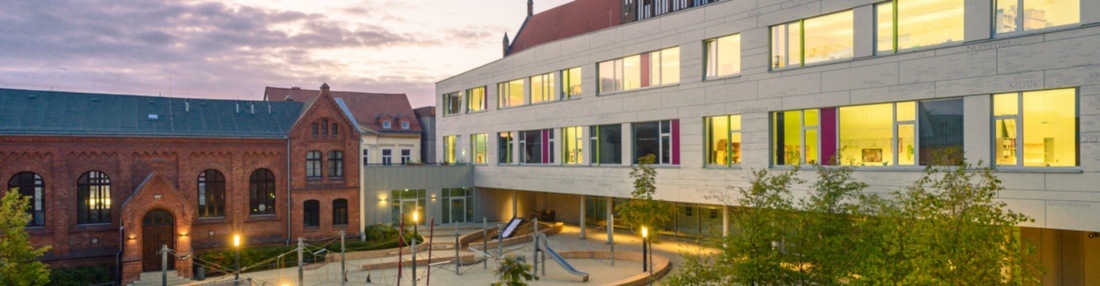 Tag_der_Schulen_Panorama_Kollwitz_(c)_Frank_Schöttke © Frank Schöttke Innenhof der Käthe Kollwitz Grundschule