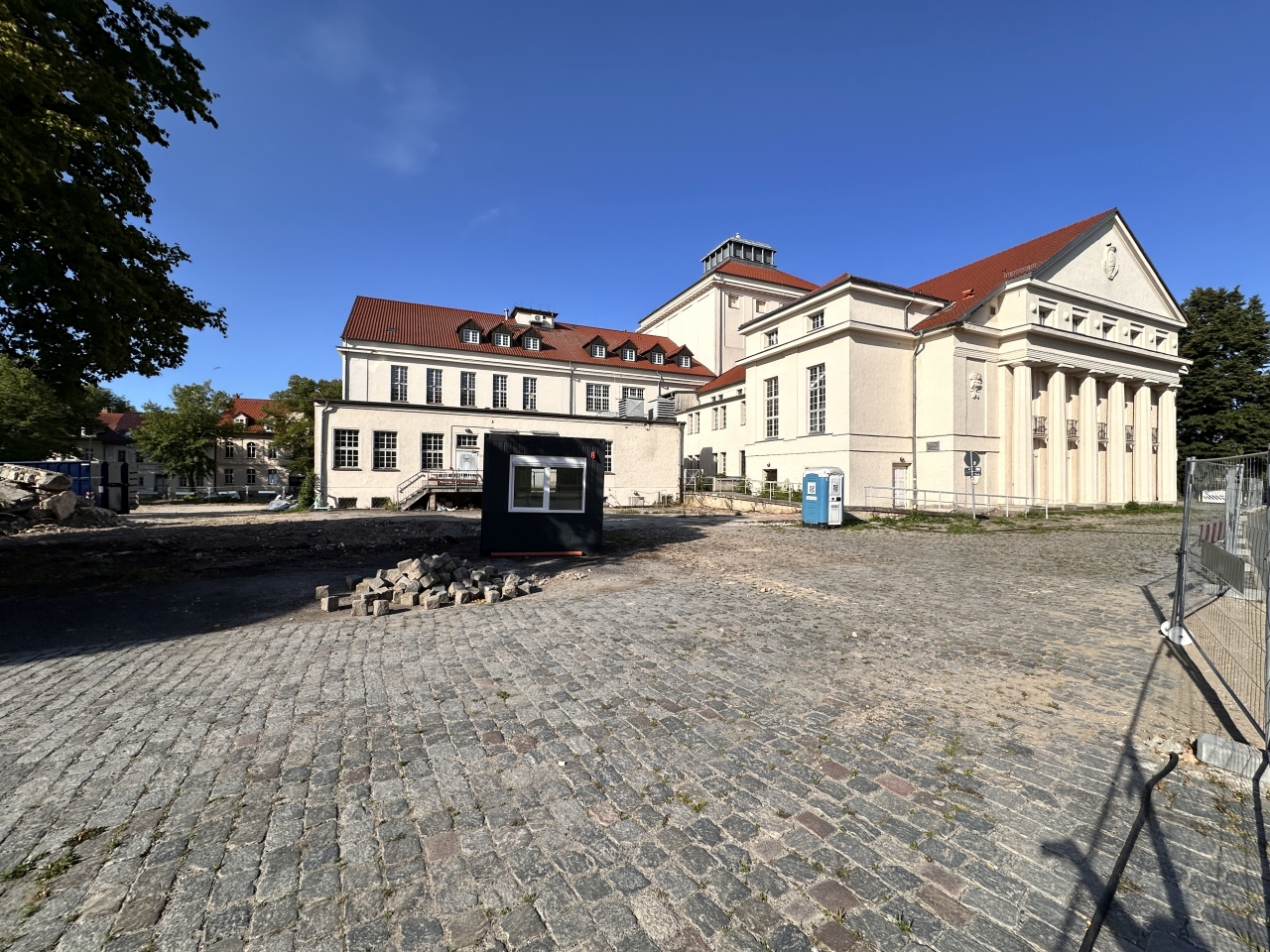 Baufeldfreimachung am Theater