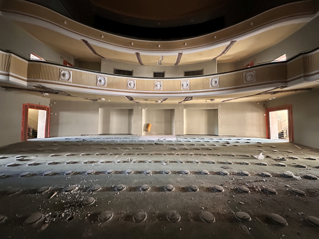 Blick in den Theatersaal - ohne Bestuhlung
