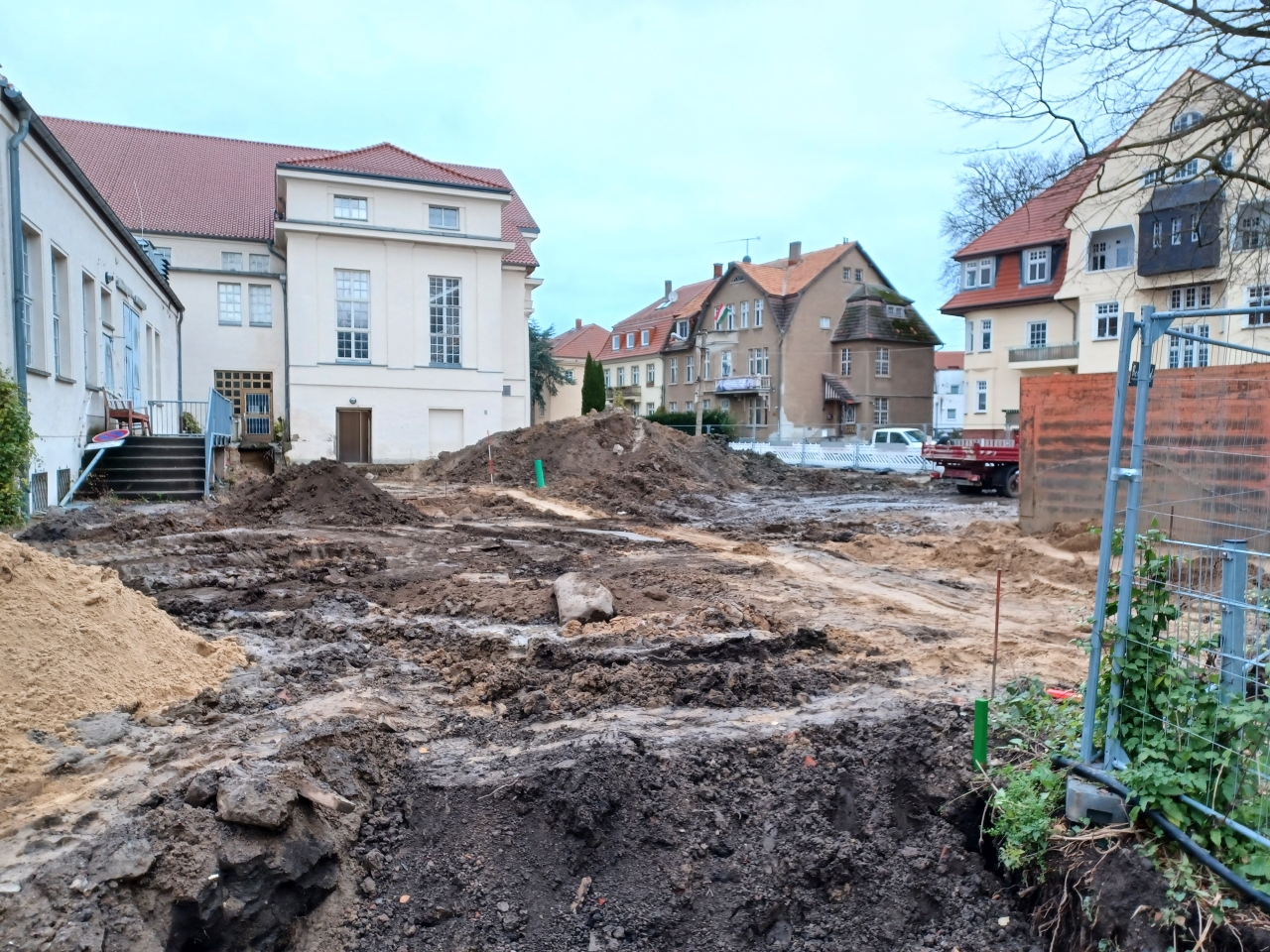 Baufeld auf dem Vorplatz