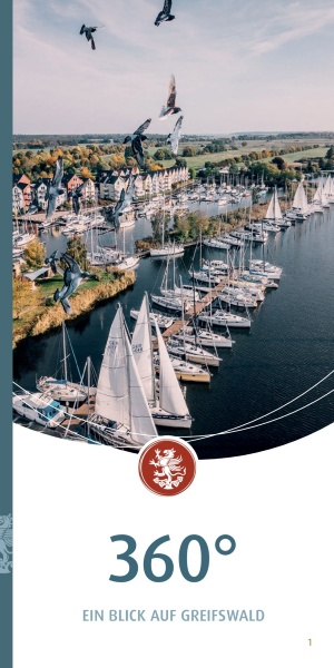 Die Titelseite der Broschüre Greifswald 360 Grad zeigt ein Foto mit Blick auf den Greifswalder Yachthafen mit Segelschiffen